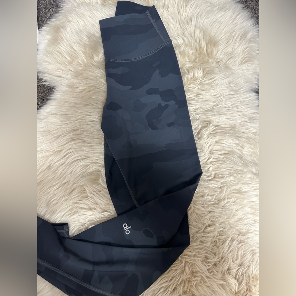 ALO HIGH RISE CAMO LEGGINGS